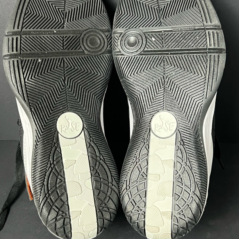 Rise Black Textured Men’s Sneakers Basketball shoes Size 8 new with box - Picture 9 of 11